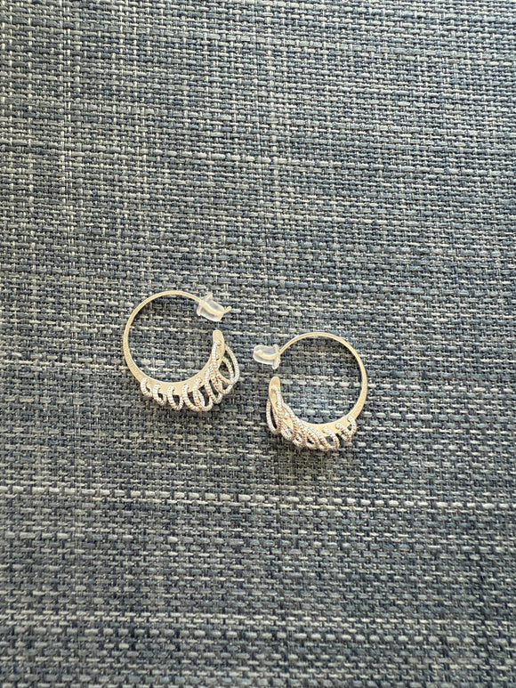 8 Ringed Hoops